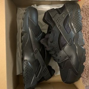 Nike Big kids Huarache size 7